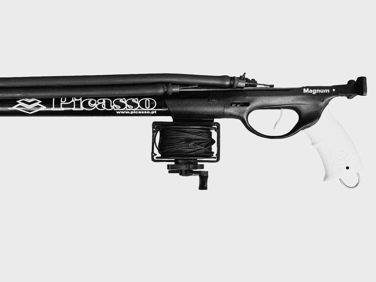 Picasso Magnum Rail Top speargun handle, reel and inverted trigger close-up